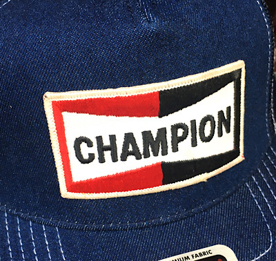 ワッペン付きデニムキャップ CHAMPION
